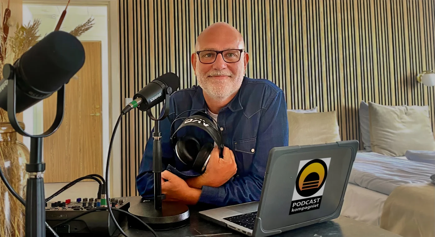 Podcastproduktion ved mikrofonerne